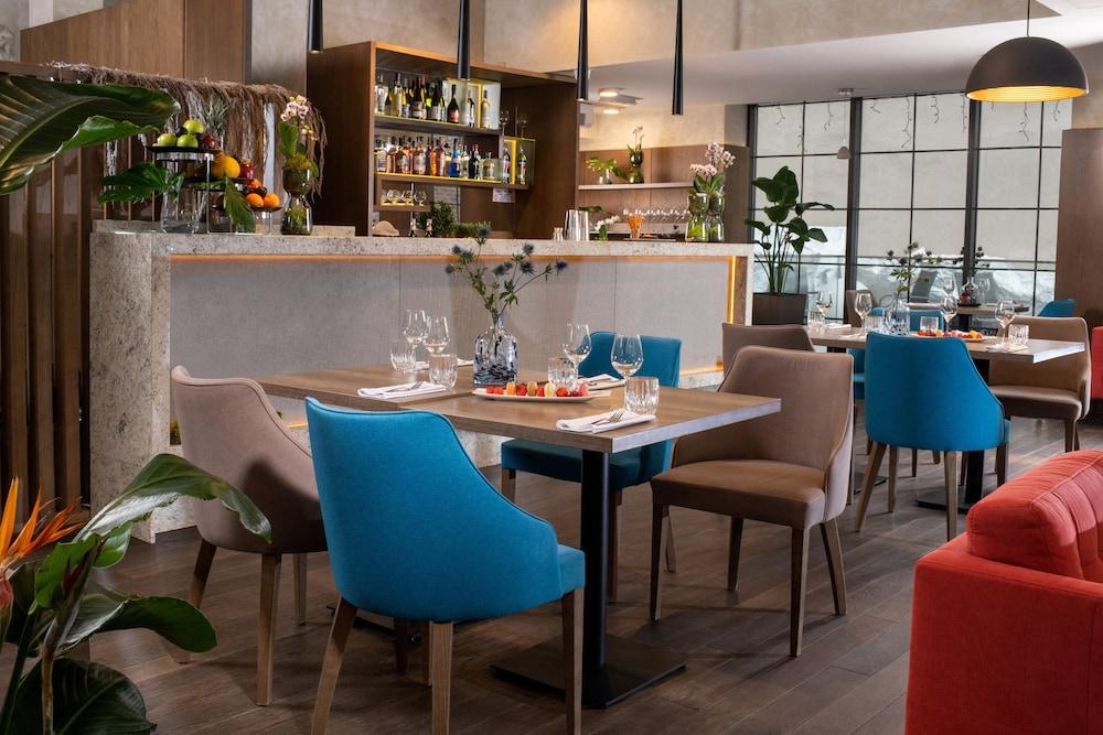 Leonardo Boutique Old Town Hotel