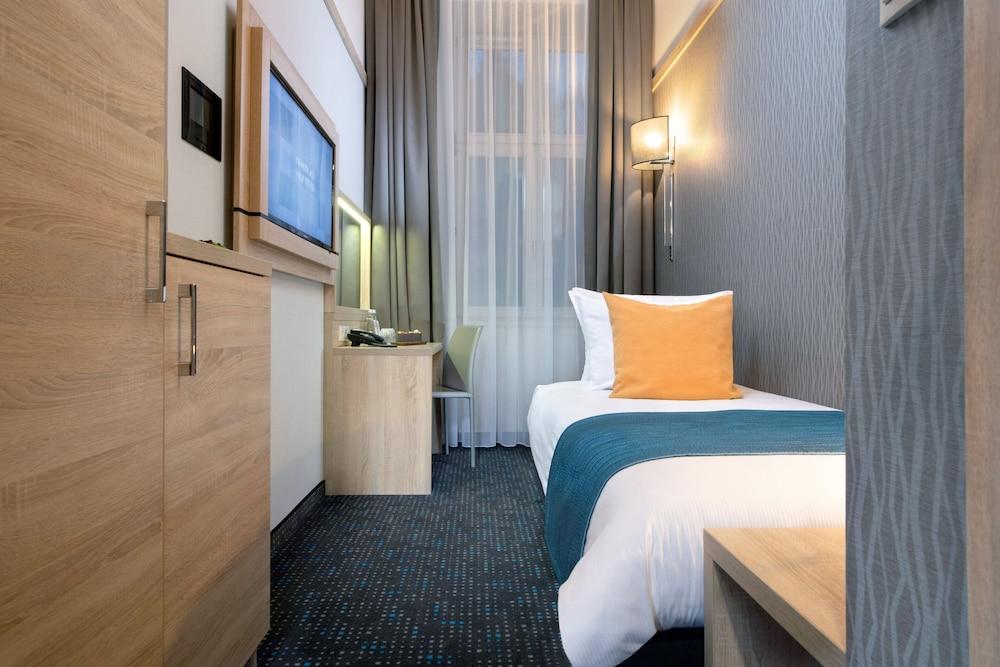 Leonardo Boutique Old Town Hotel