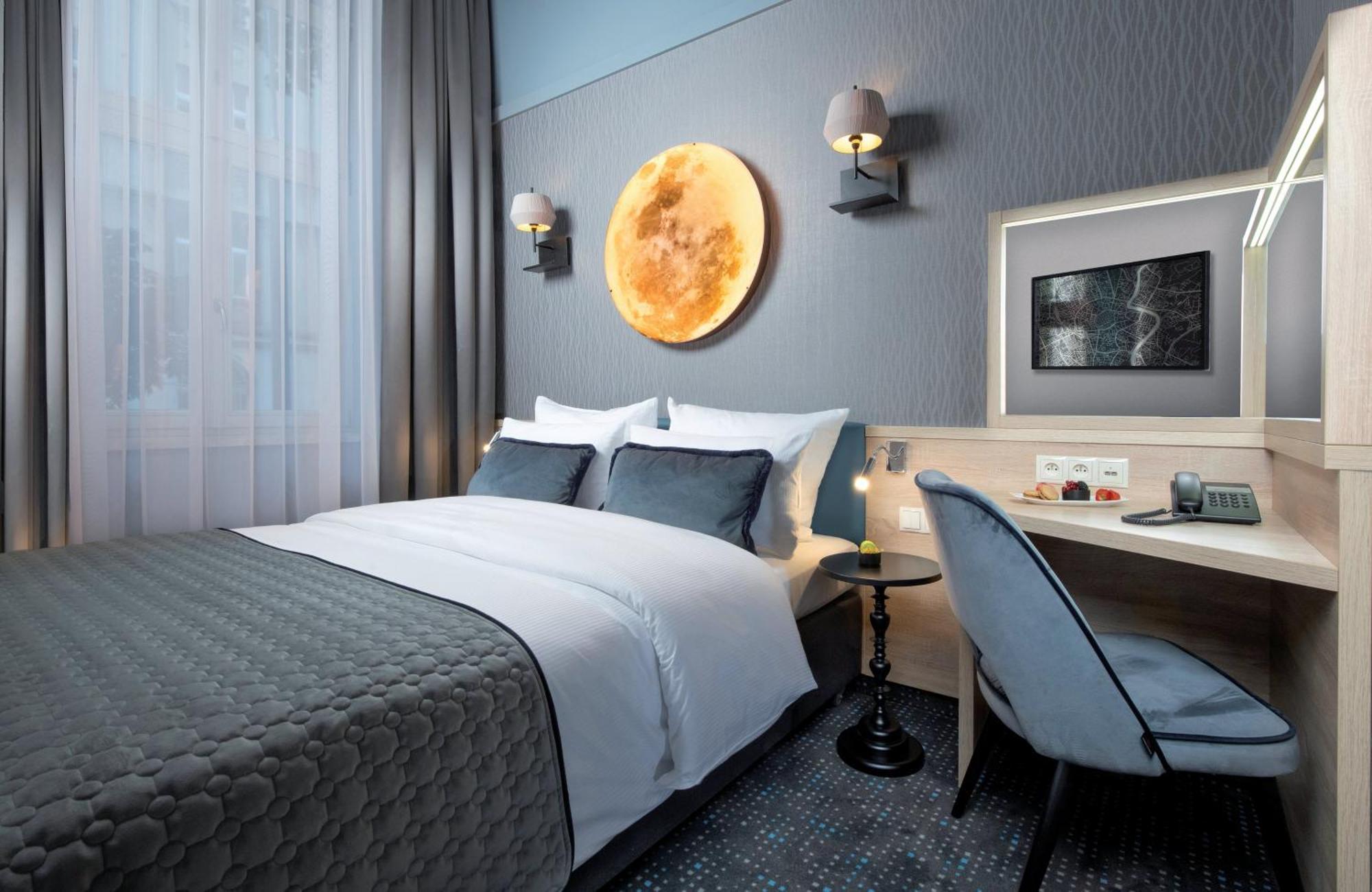 Leonardo Boutique Old Town Hotel 3*